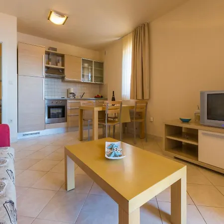 Apartments Villa Vanda Selce Exterior photo