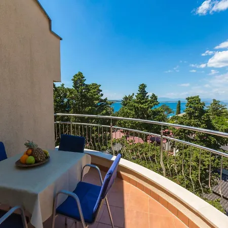 Apartments Villa Vanda Selce Exterior photo