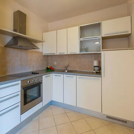 Apartments Villa Vanda Selce Exterior photo