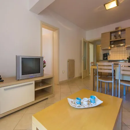Apartments Villa Vanda Selce Exterior photo