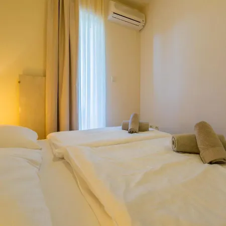 Apartments Villa Vanda Selce Exterior photo